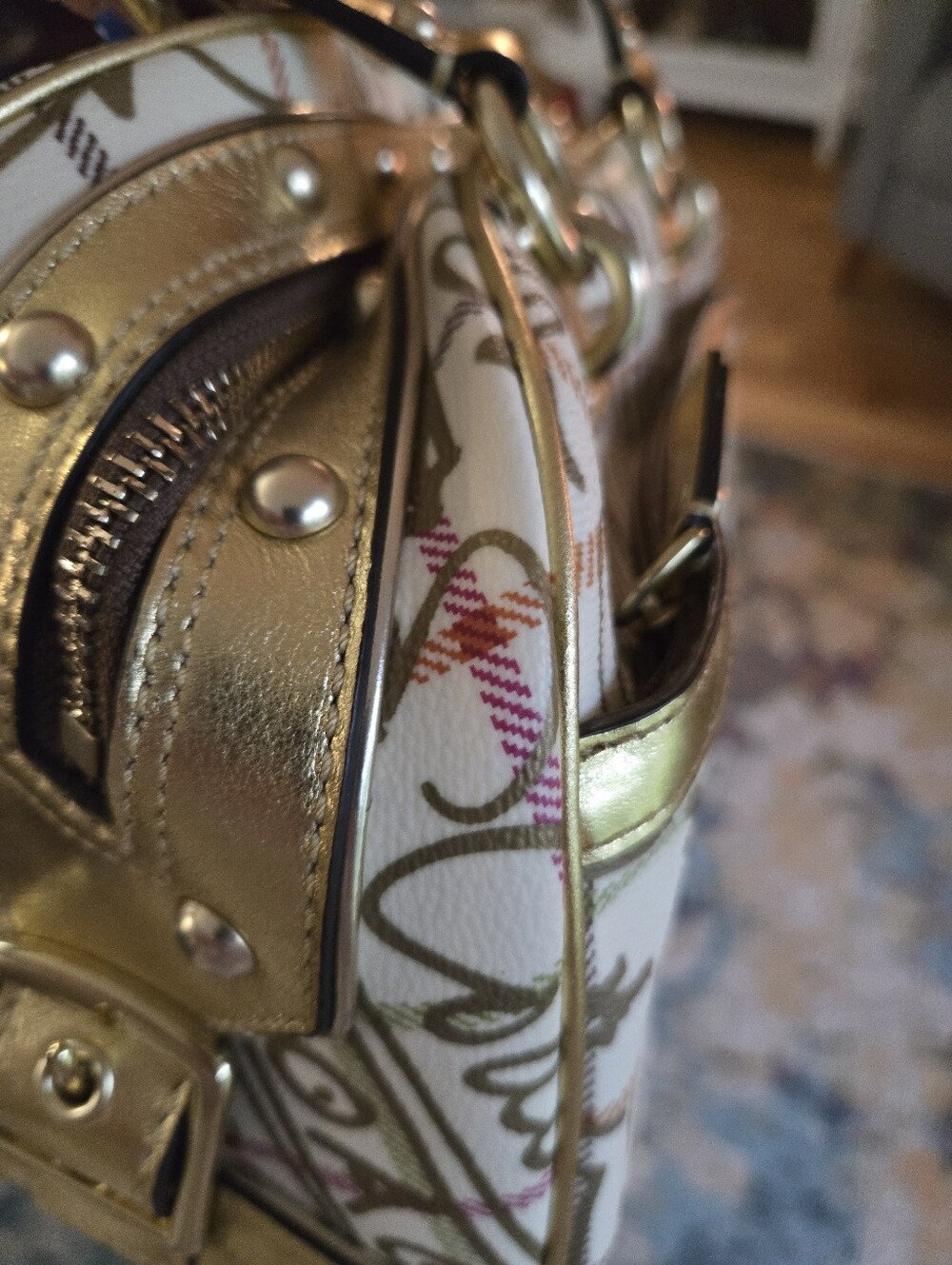 Vintage F13186 Coach Cream Satchel with Gold Trim and Multicolor Script - Picture 15 of 16